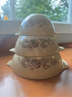 Vintage Pyrex Homestead Cinderella Mixing Bowls Set of 3